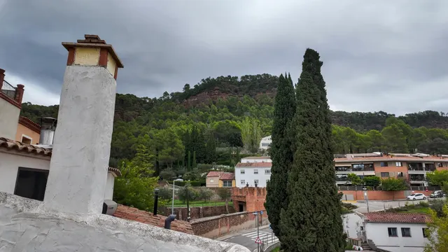 Terraza, balcón y estancias espaciosas integradas en la tranquilidad de Vacarisses — 21