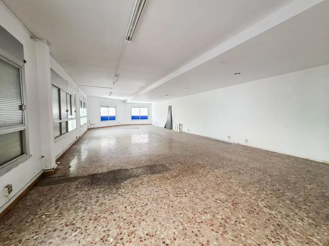 Primera planta de edificio de oficinas en alquiler en Barberá del Vallés — 7