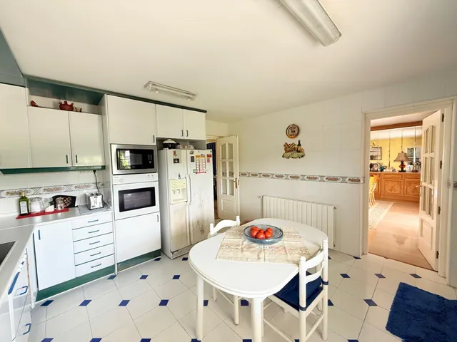 VENTA EN PLENO DOMINIO · Gran chalet de 545 m2 con placas solares y parcela privada de 3.000 m2 · Boadilla del Monte — 9