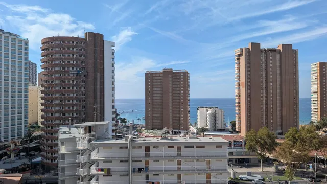Apartamento con vistas, parking y piscina a un paso de la playa de Levante Benidorm! www.euroloix.com — 9