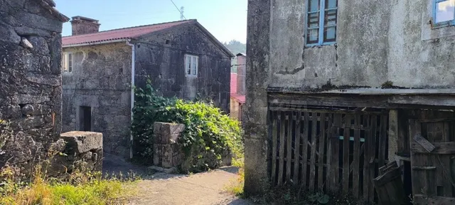 Casa de piedra con potencial a precio increíble - foto 3