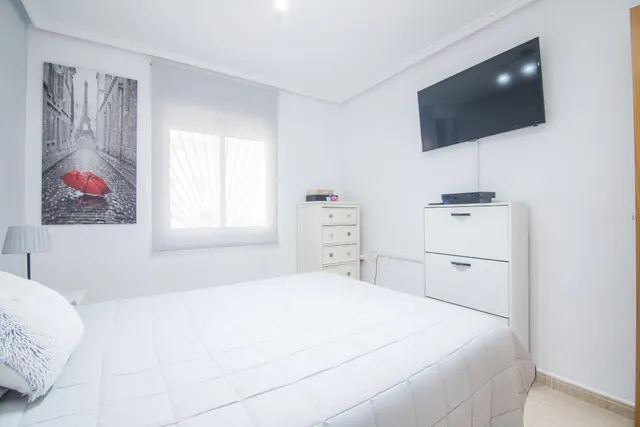 CHALET PAREADO A UN PASO DEL CAMPO DE GOLF CON 5 habitaciones 3 BAÑOS — 28