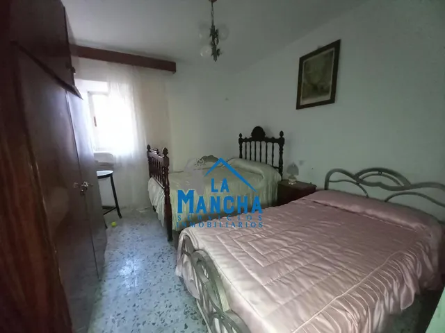 *53.000€* inmobiliaria la mancha vende casa con patio en Barrax ( Albacete ). — 16
