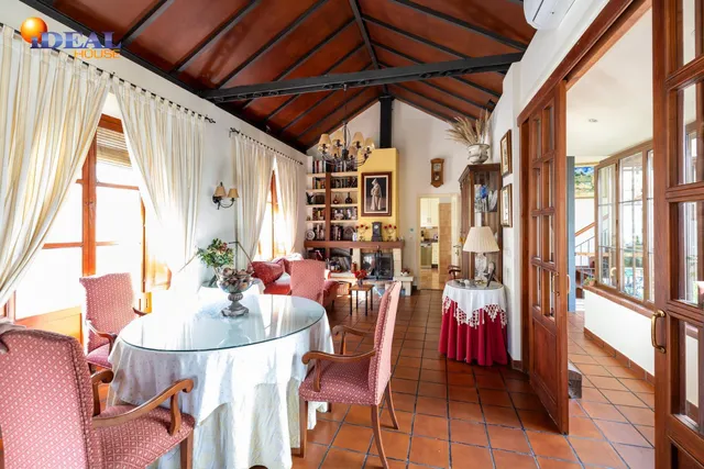 GRAN CASA EN ALBAICÍN BAJO. — 30
