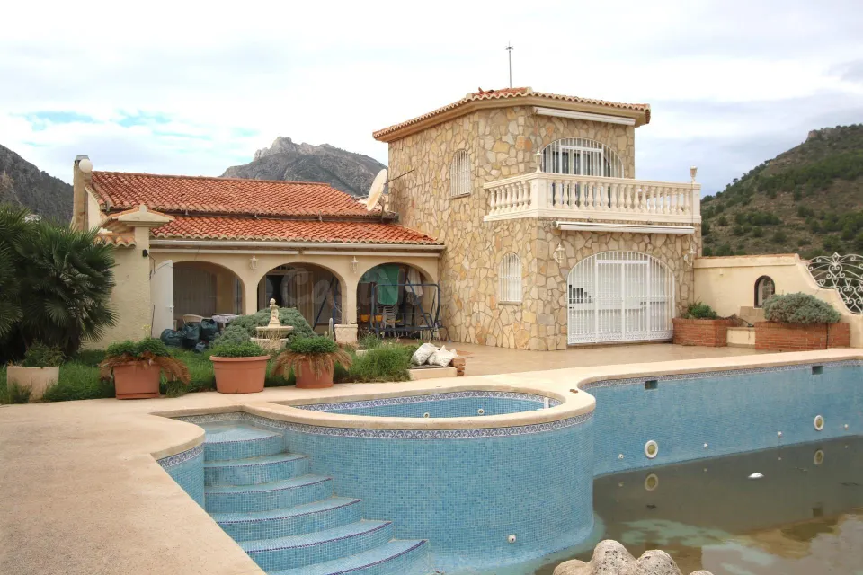 Villa 4 habitaciones 609m² en venta - Maryvilla