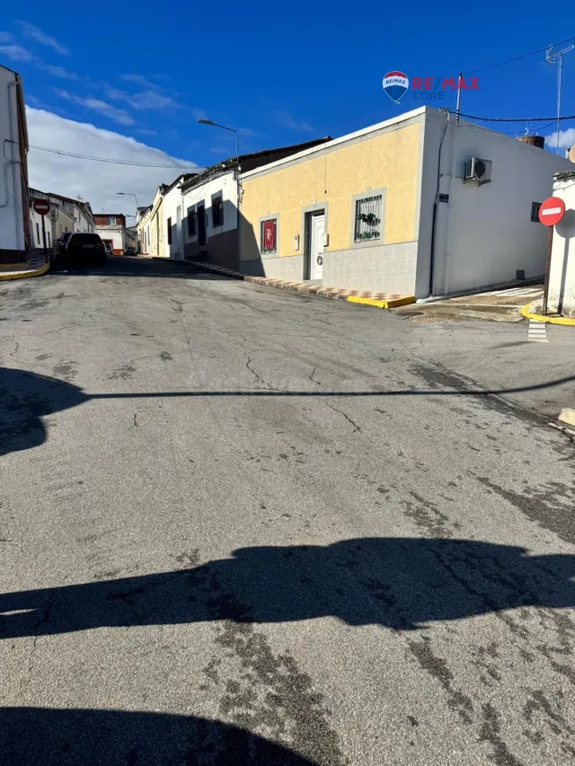 Solar residencial en Lobón: Oportunidad de Inversión - foto 2