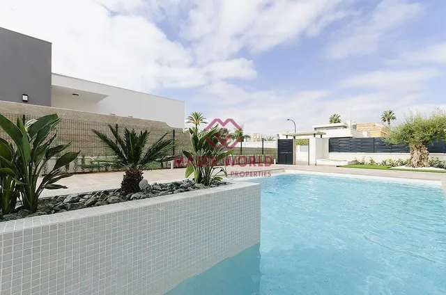 VILLA DE OBRA NUEVA EN ORIHUELA COSTA (CAMPOAMOR) — 14