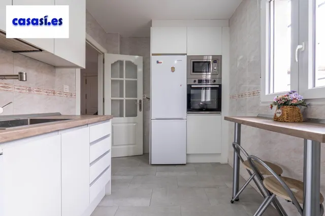 Encantadora Casa Reformada en Ogijares con Vistas y Espacios para Disfrutar — 11
