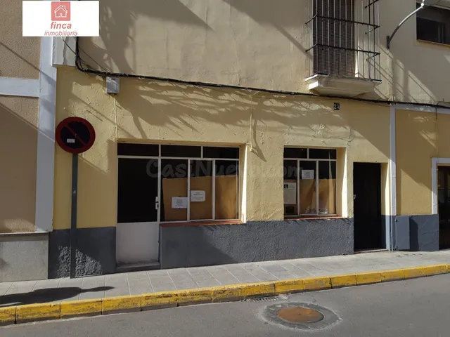 MONTIJO ZONA CENTRO ALQUILER LOCAL COMERCIAL, LUMINOSO, CON 