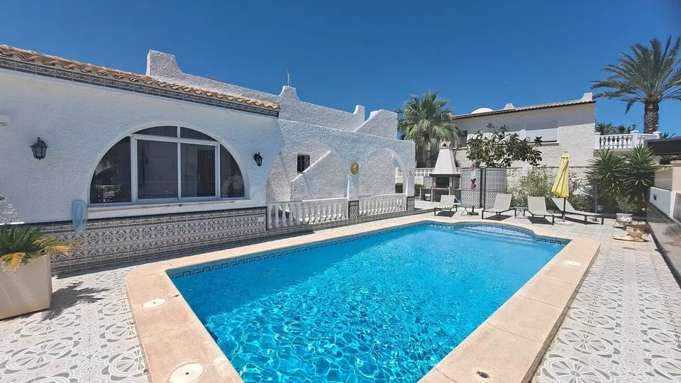 Villa 3 habitaciones 173m² en venta - Pueblo 9
