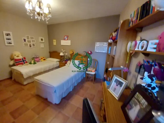 SE VENDE CHALET INDEPENDIENTE EN VENTURADA (SIERRA NORTE)  . JARDIN Y TERRAZA — 33