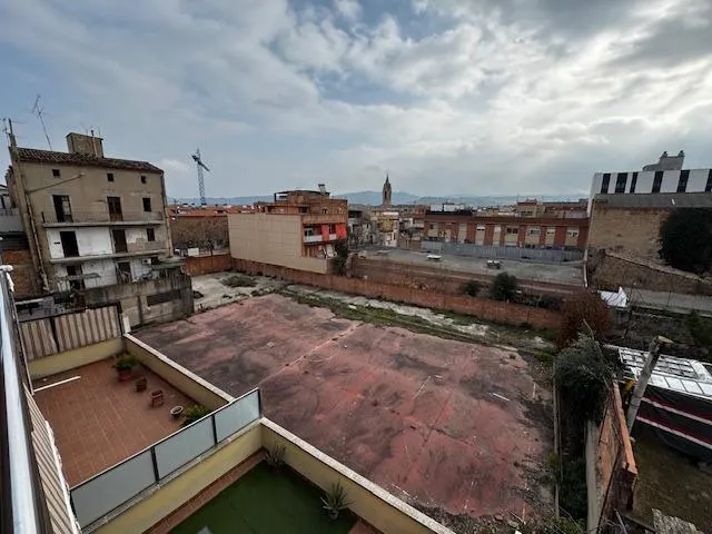 SOLAR EN VENDA AL CENTRE D'IGUALADA