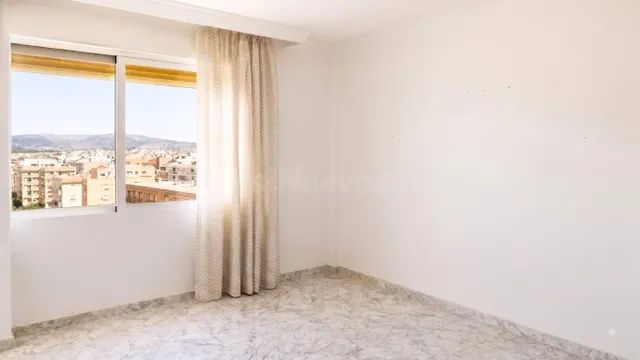 ÁTICO EN 10ª PLANTA CON DOBLE TERRAZA Y VISTAS ABIERTAS — ZO - foto 4
