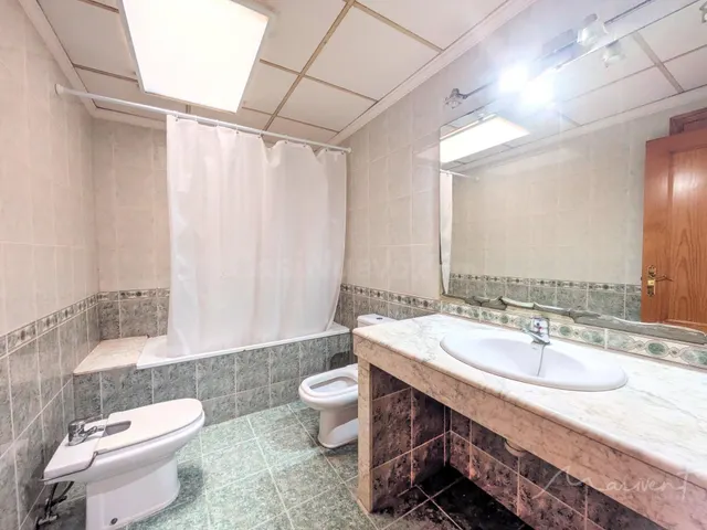 CASA ADOSADA EN VENTA AMPUESTA ZONA VALLETES — 4