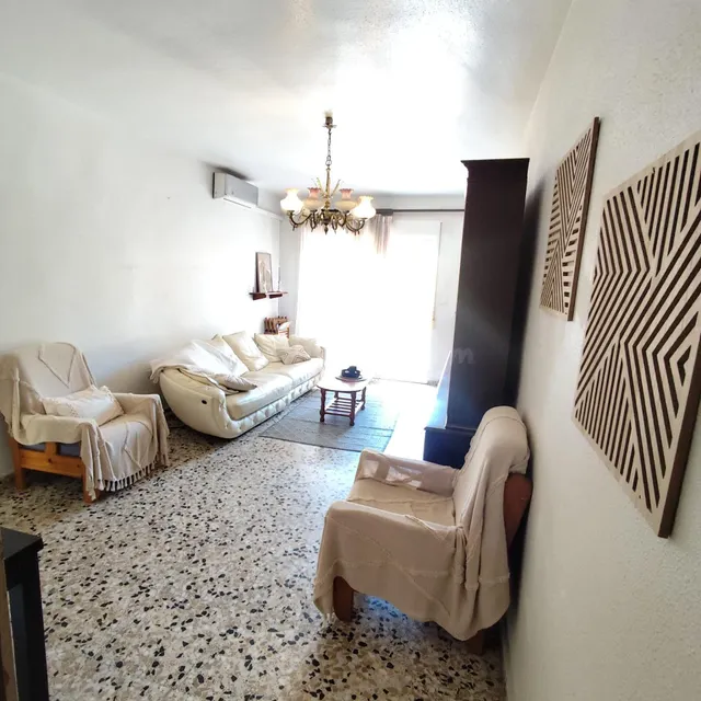 AMPLIO PISO DE 3 DORMITORIOS — 4