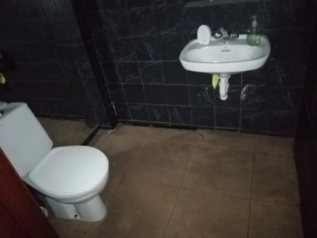 MAGNIFICO LOCAL CON DOS NEGOCIOS — 18