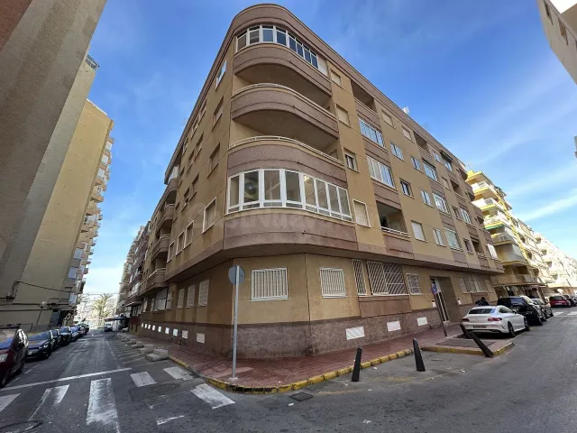 APARTAMENTO DE 2 DORMITORIOS 2 BAÑOS EN TORREVIEJA — 2