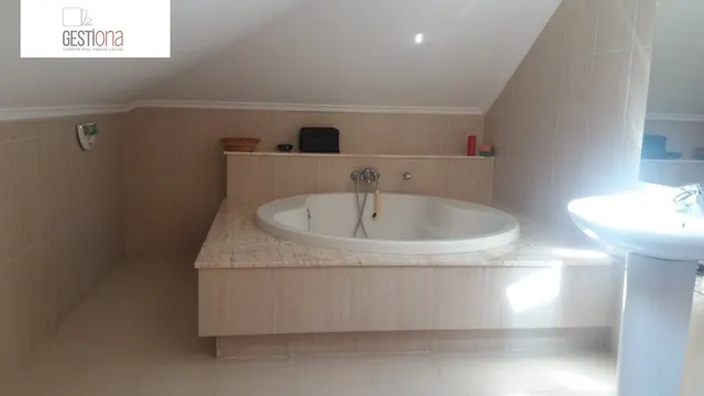 EXCLUSIVIDAD Y TRANQUILIDAD A UN PASO DE LA PLAYA.ARNUERO — 46