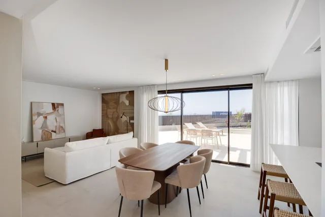 Obra nueva junto a campo de golf — 16