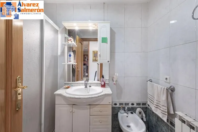 FANTASTICO PISO EN ROTONDA EUROPA — 24