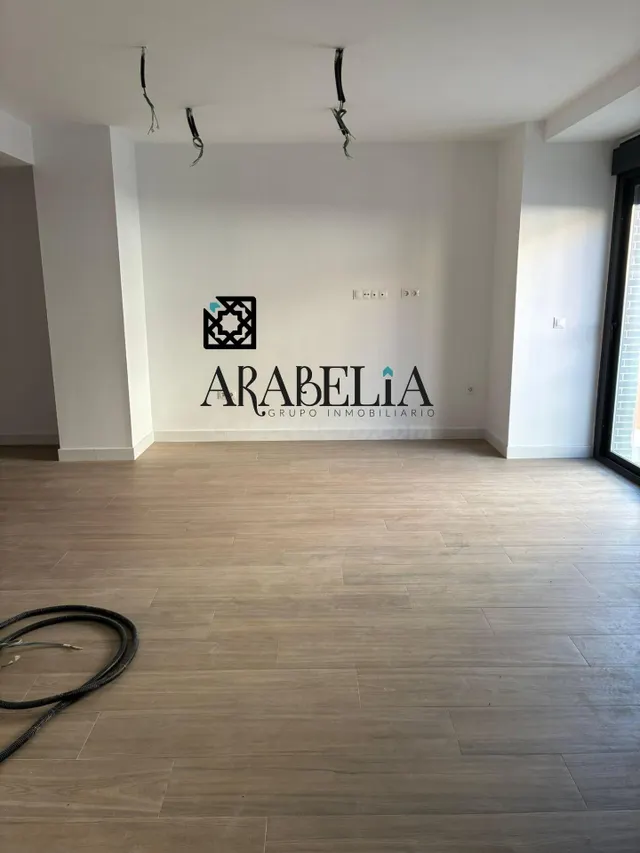 MAGNÍFICO PISO DE OBRA NUEVA A ESTRENAR CON PISCINA EN CIUDA - foto 4