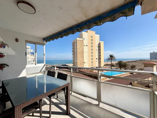 Piso en primera línea de mar con vistas espectaculares – El  - foto 2