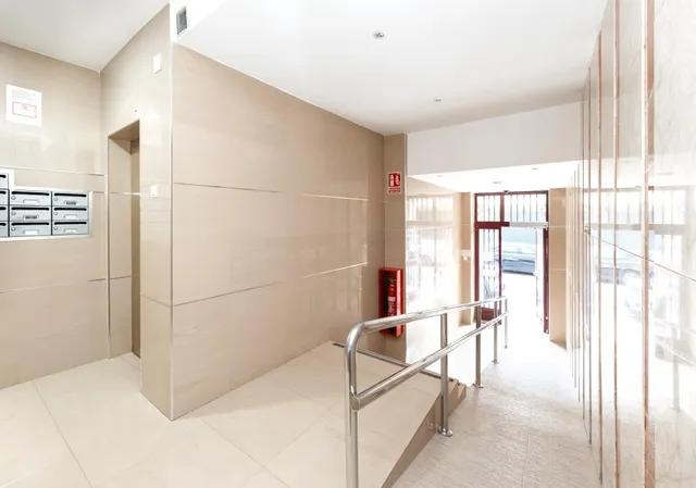 En Venta Piso de 4 dormitorios con ascensor, ideal para reformar a tu gusto. — 20