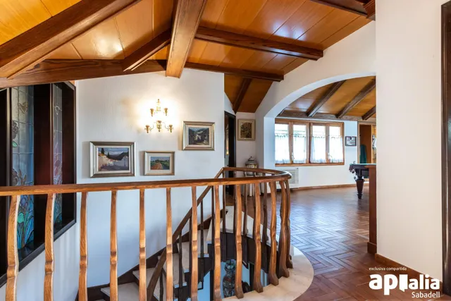 CASA A 4 VENTS A L'AIRESOL D — 48