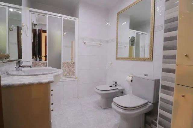 Venta vivienda en calle Granada esquina Rambla — 21