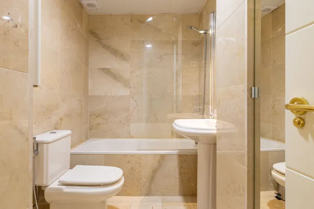 Una vivienda amplia y bien distribuida en Antón Martín — 11