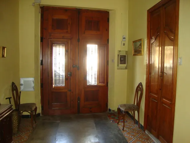 VENTA DE CASA CON AMPLIO CORRAL EN BENIFAIO — 2