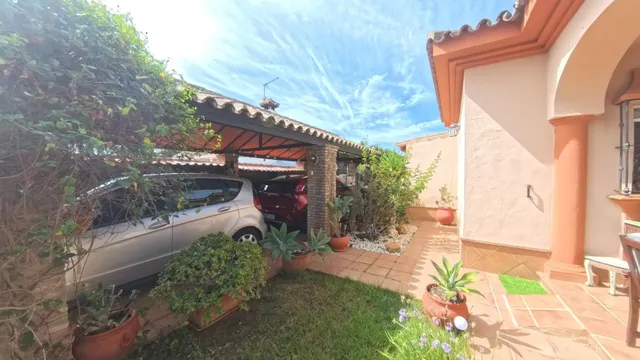 Chalet urbano reformado con piscina, placas solares y todas las comodidades — 15