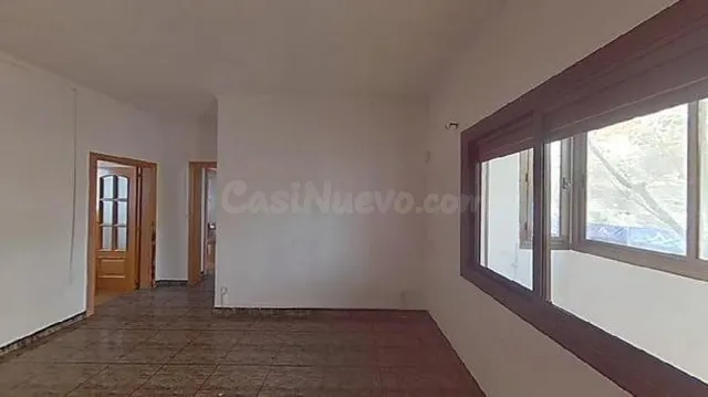 PISO EN VENTA OKUPADO EN C/ VENEZUELA — 4