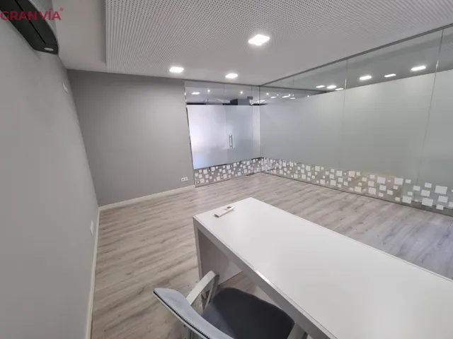 Oficina reformada en Los Lirios — 8