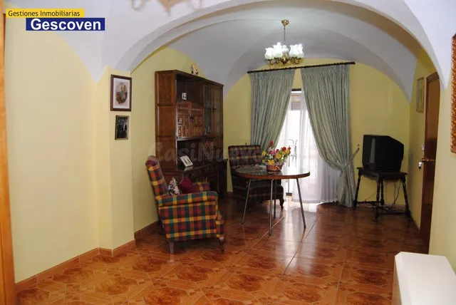 MUY CENTRICA VIVIENDA CON TERRAZA