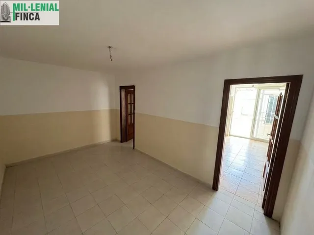 Casa con grandes terrazas y potencial de reforma en Sabadell Norte — 10