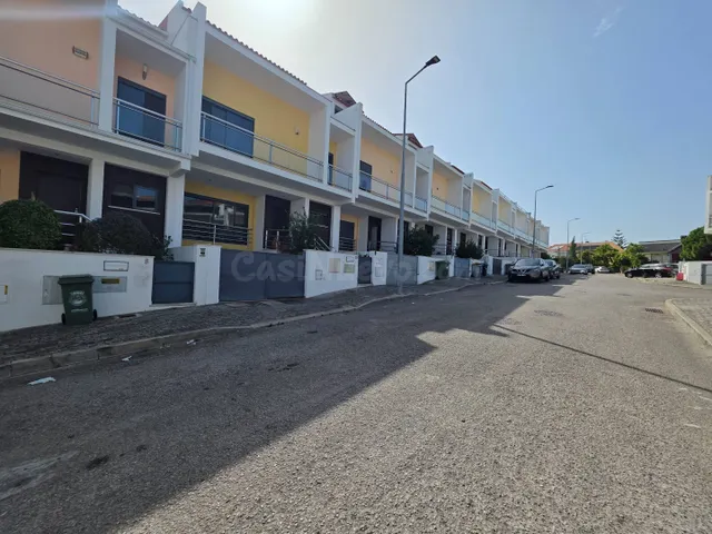 Chalet 5 habitaciones 297m² en venta - Amora — 2