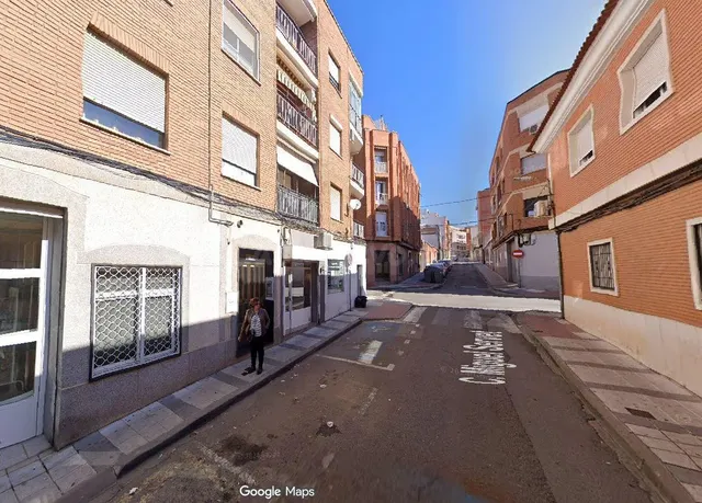 SE VENDE inmueble ALQUILADO en Puertollano - foto 2