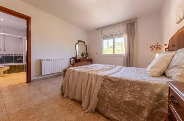 Espectacular Chalet de 4 habitaciones en Tarragona - ¡Tu Nuevo Hogar Te Espera! — 16