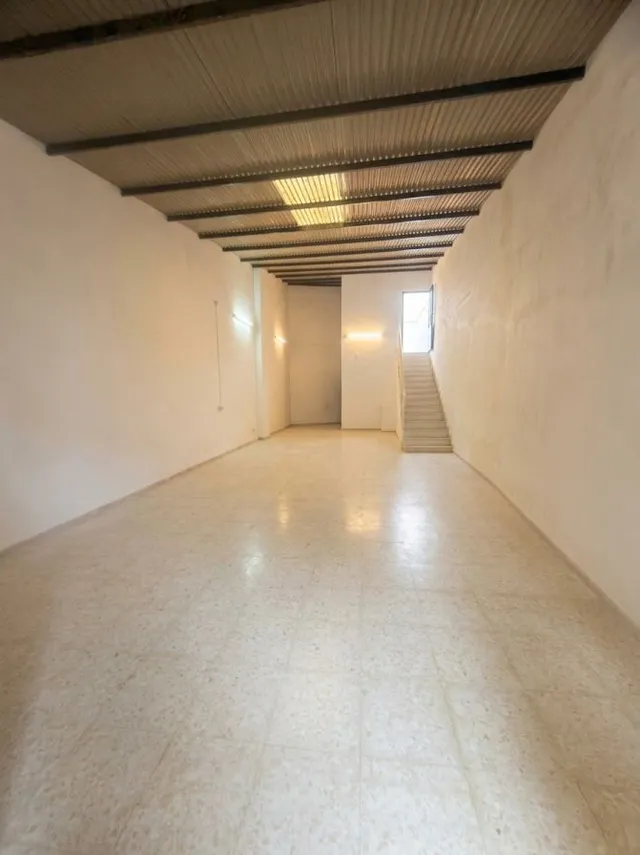 Local comercial con sótano, patio y nave con pozo de agua - foto 4