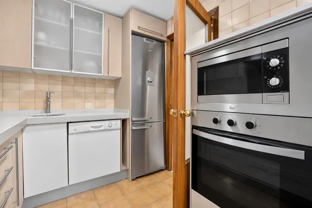 Casa adosada en venta en los bermejales — 24