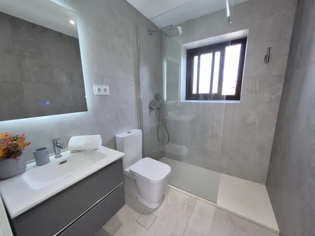 Exclusiva villa independiente reformada en el pinar, Torremolinos — 20