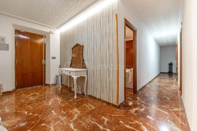 VENTA DE AMPLIO Y LUMINOSO PISO EN AV. ANDALUCES (CONSTITUCI - foto 2