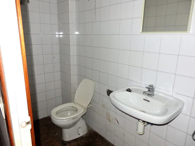 LOCAL COMERCIAL AL POBLE SEC — 7