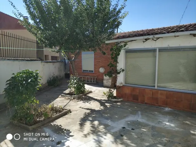 SE VENDE CASA DE PLANTA BAJA EN MAYORGA DE CAMPOS, 4 HAB., PATIO Y COCHERA — 16