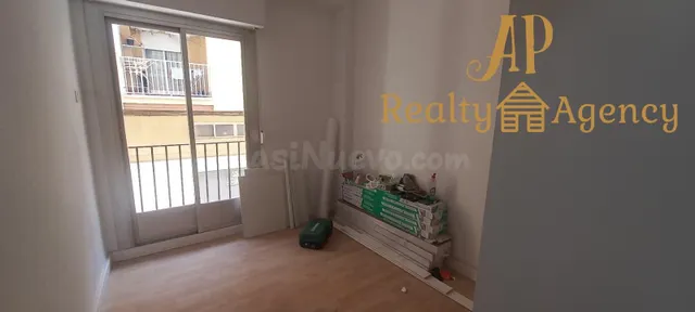 Piso exterior con balcón, trastero y posibilidad de 3 dormitorios en Elda — 4