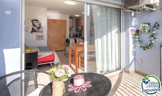 Bonito apartamento a 100 metros del mar en la zona de Salata - foto 3