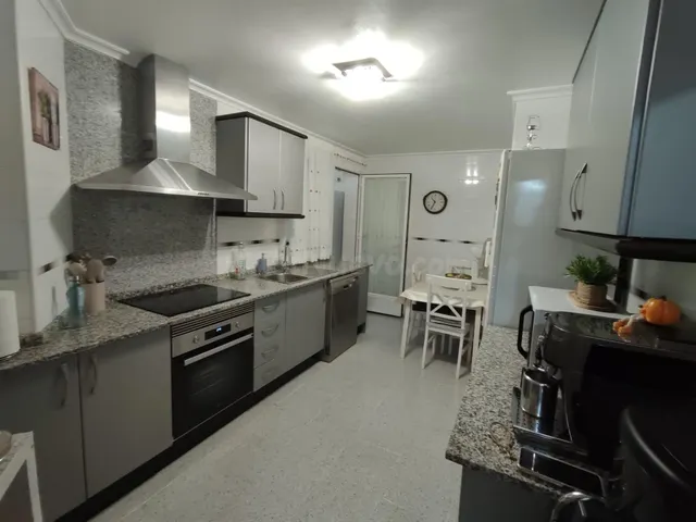 Acogedor Apartamento en Villajoyosa a Solo 1.500 m del Mar - foto 2