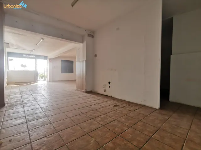 OPORTUNIDAD!! LOCAL EN VENTA CON POSIBILIDADES DE USO COMO VIVIENDA. — 3