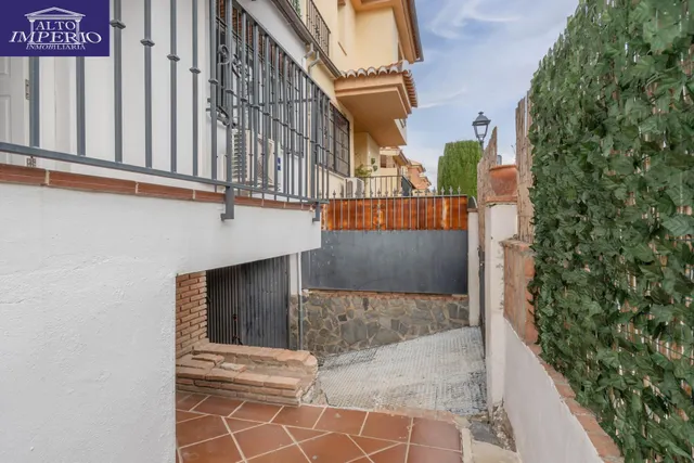 Encantadora Casa Reformada en Ogijares con Vistas y Espacios para Disfrutar — 38